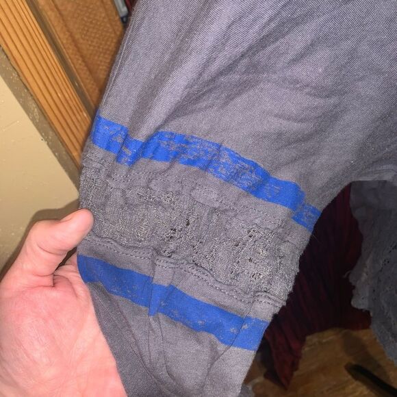 Touch by Alyssa Milano St. Louis Blues t-shirt L - Picture 4 of 4